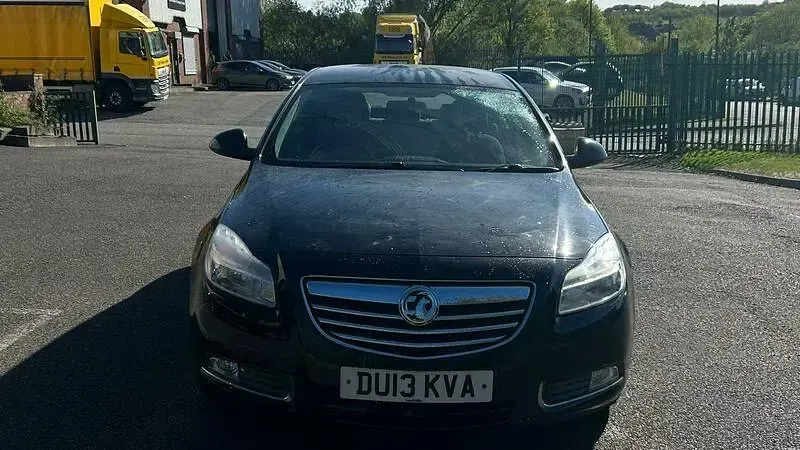 Used Vauxhall Insignia SRi 140 HP (102 kW) 2013 Black Hatchback