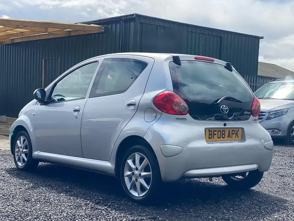 Used Toyota Aygo Platinum 67 HP (49 kW) 2008 Silver Hatchback