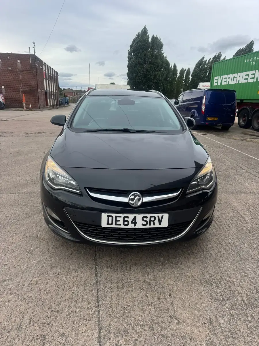 Used Vauxhall Astra Elite 165 HP (121 kW) 2014 Black Estate