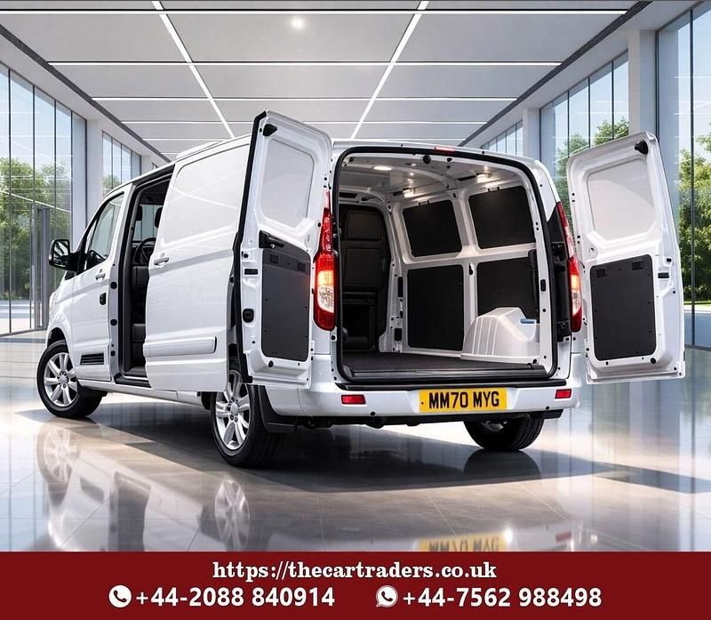 Used Ford Transit Custom Limited 130 HP (95 kW) 2020 White Van