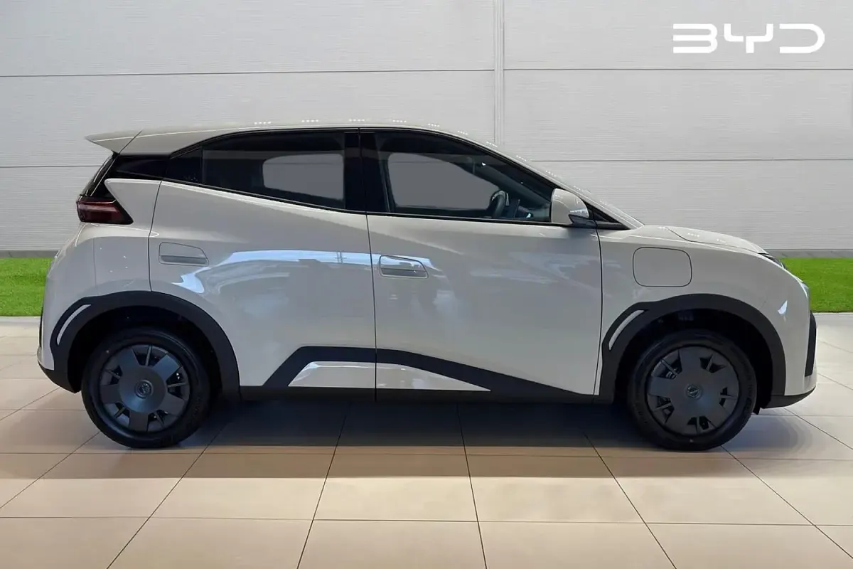 Nuevo BYD Dolphin Active 64 kW (88 CV) 2026 Blanco Utilitario