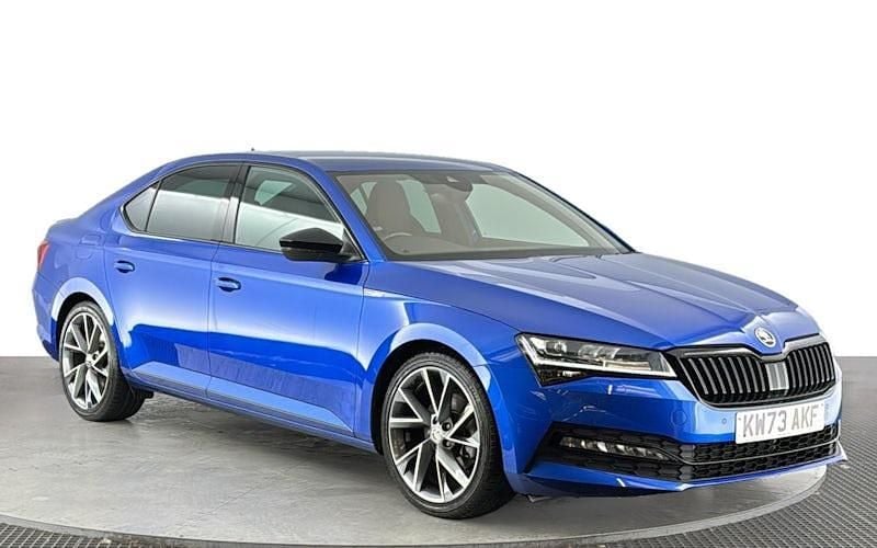 Used Skoda Superb SportlinePlus 190 HP (139 kW) 2023 Blue Hatchback