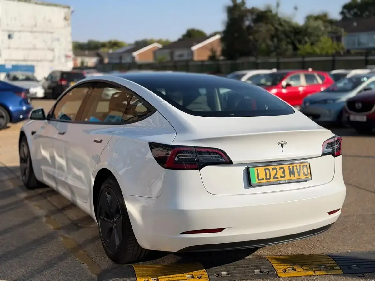 Used Tesla Model 3 RWD 208 kW (283 HP) 2023 White Sedan