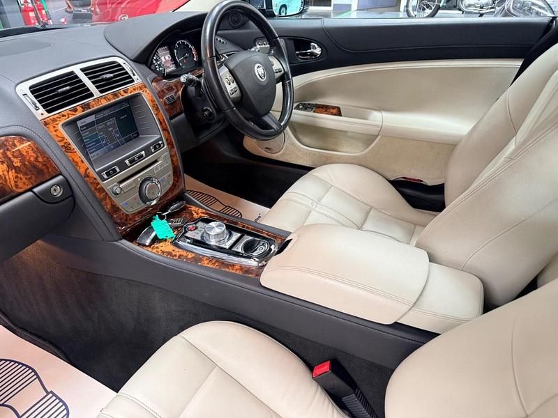 Used Jaguar XK 2011 Red Coupe