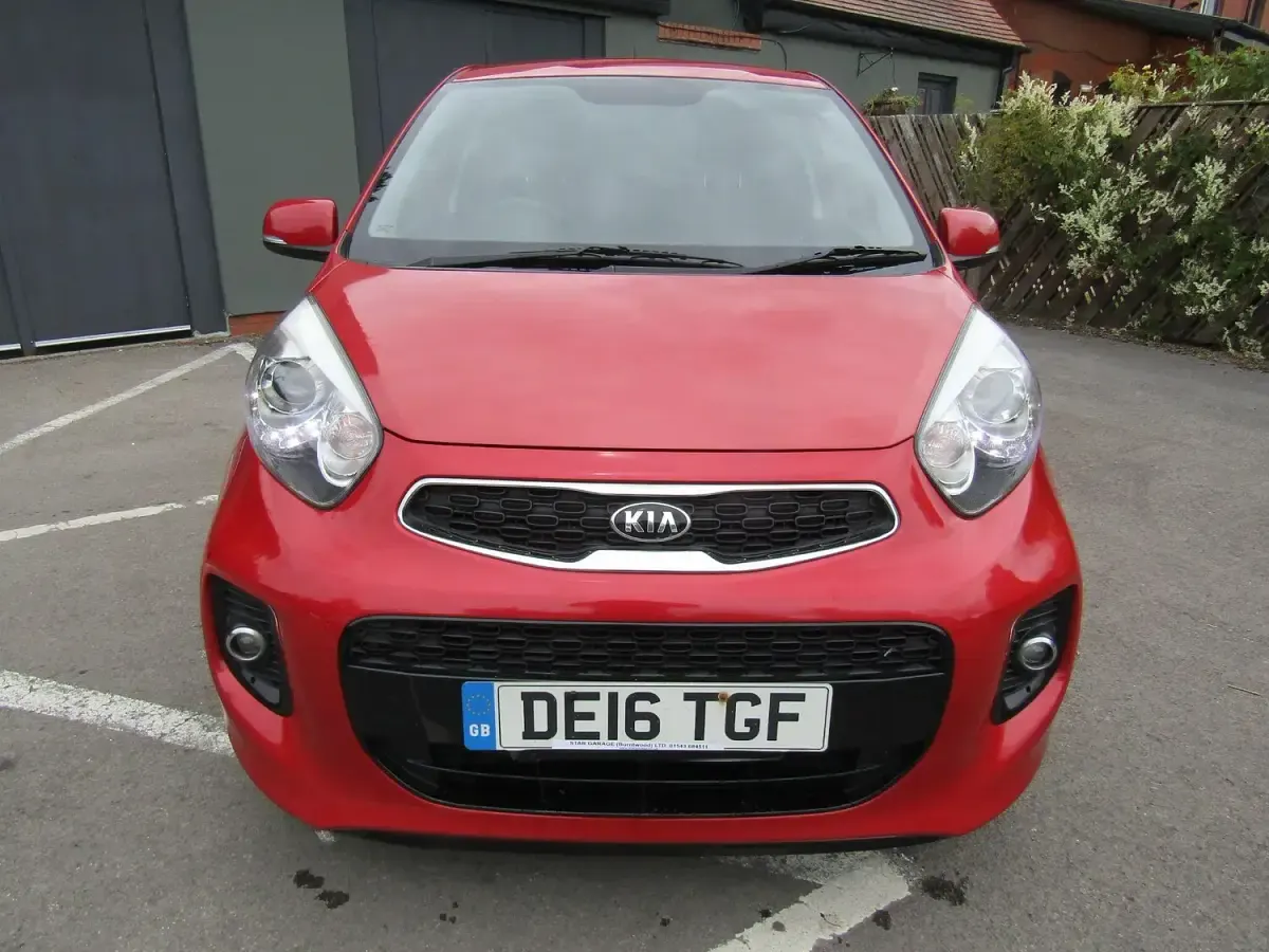 Used Kia Picanto 85 HP (62 kW) 2016 Red Hatchback