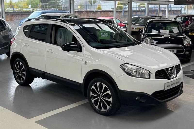 White Used 2013 Nissan Qashqai 360º SUV | £5,995 (A bit pricey) - Image 1/1