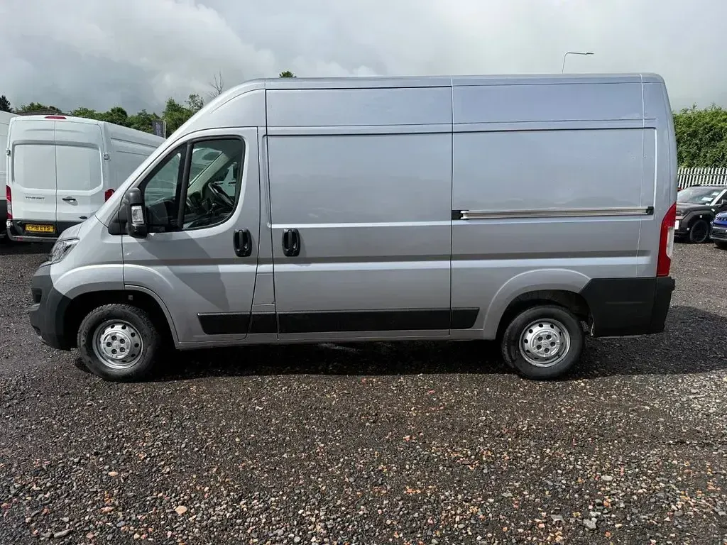 Used Citroën Relay 140 HP (102 kW) 2024 Grey Van