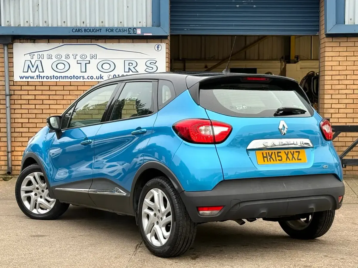 Used Renault Captur Dynamique 90 HP (66 kW) 2015 Blue SUV