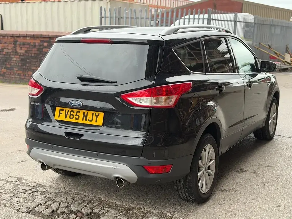 Usado Ford Kuga Titanium 2015 Negro SUV