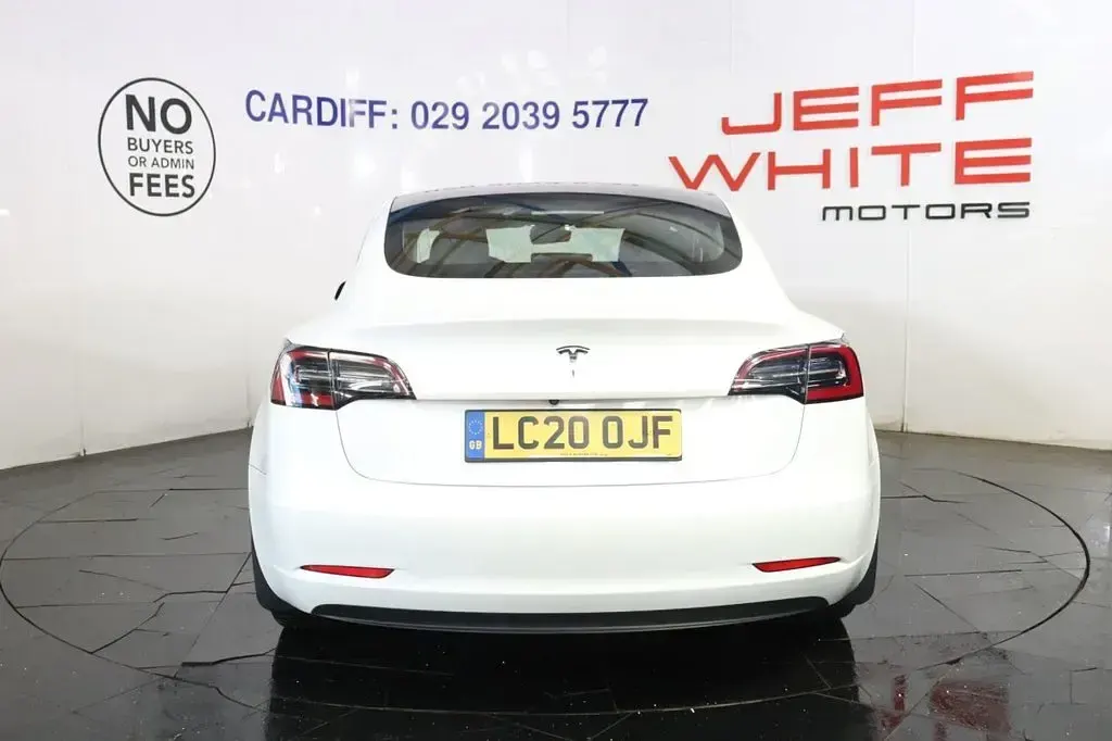 Used Tesla Model 3 Standard Range Plus 239 kW (325 HP) 2020 White Sedan