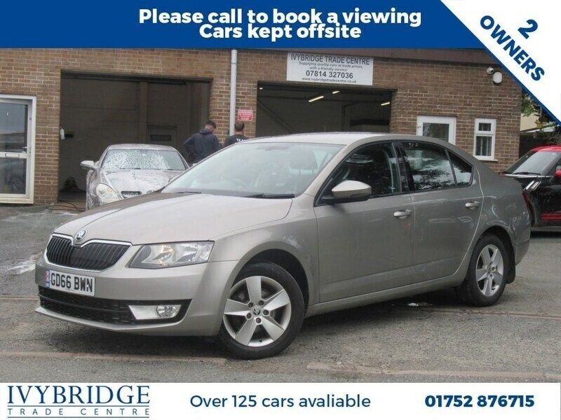 Beige Used 2016 Skoda Octavia SE Hatchback | £4,995 (Fair price) - Image 1/2