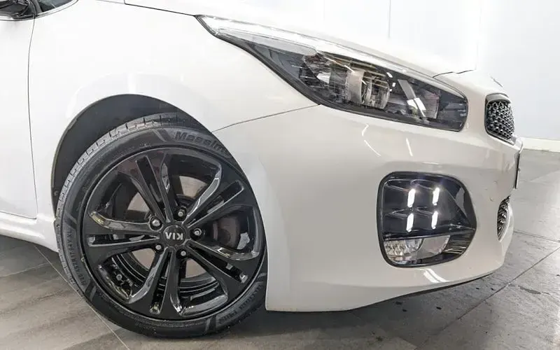 Used Kia Ceed GT-Line 136 HP (100 kW) 2018 White Hatchback