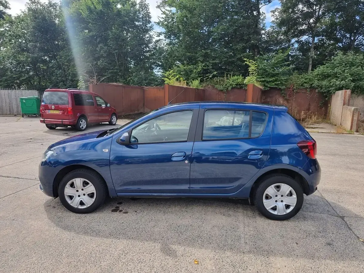 Used Dacia Sandero Comfort 88 HP (64 kW) 2018 Blue Hatchback