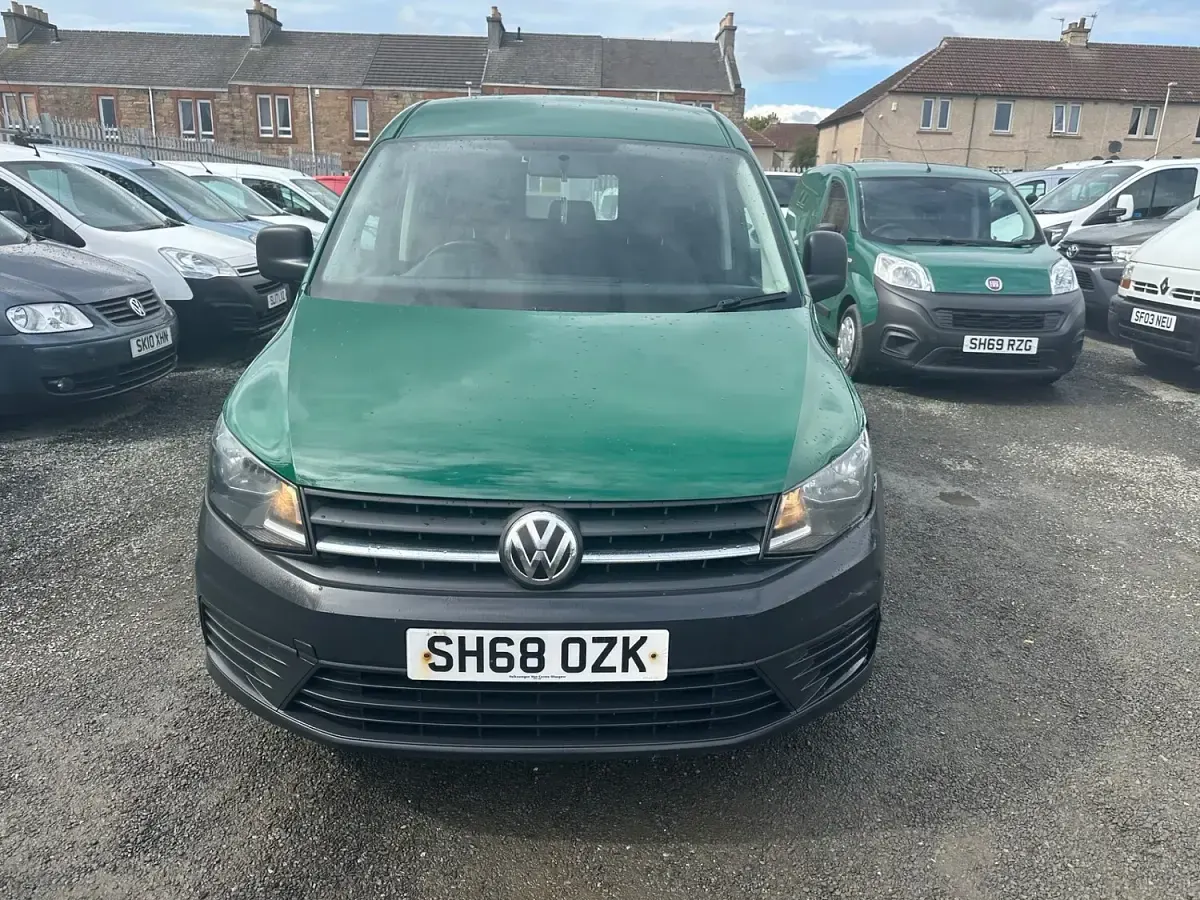 Used VW Caddy Maxi 102 HP (75 kW) 2018 Green MPV