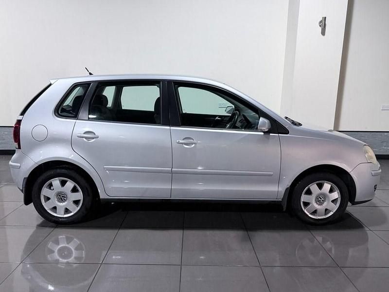 Used VW Polo S 75 HP (55 kW) 2006 Silver Hatchback