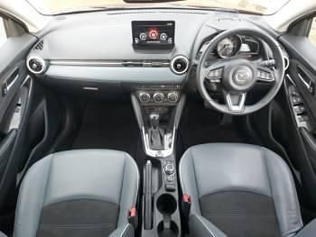 Used Mazda 2 Inclusive 90 HP (66 kW) 2022 Red Hatchback