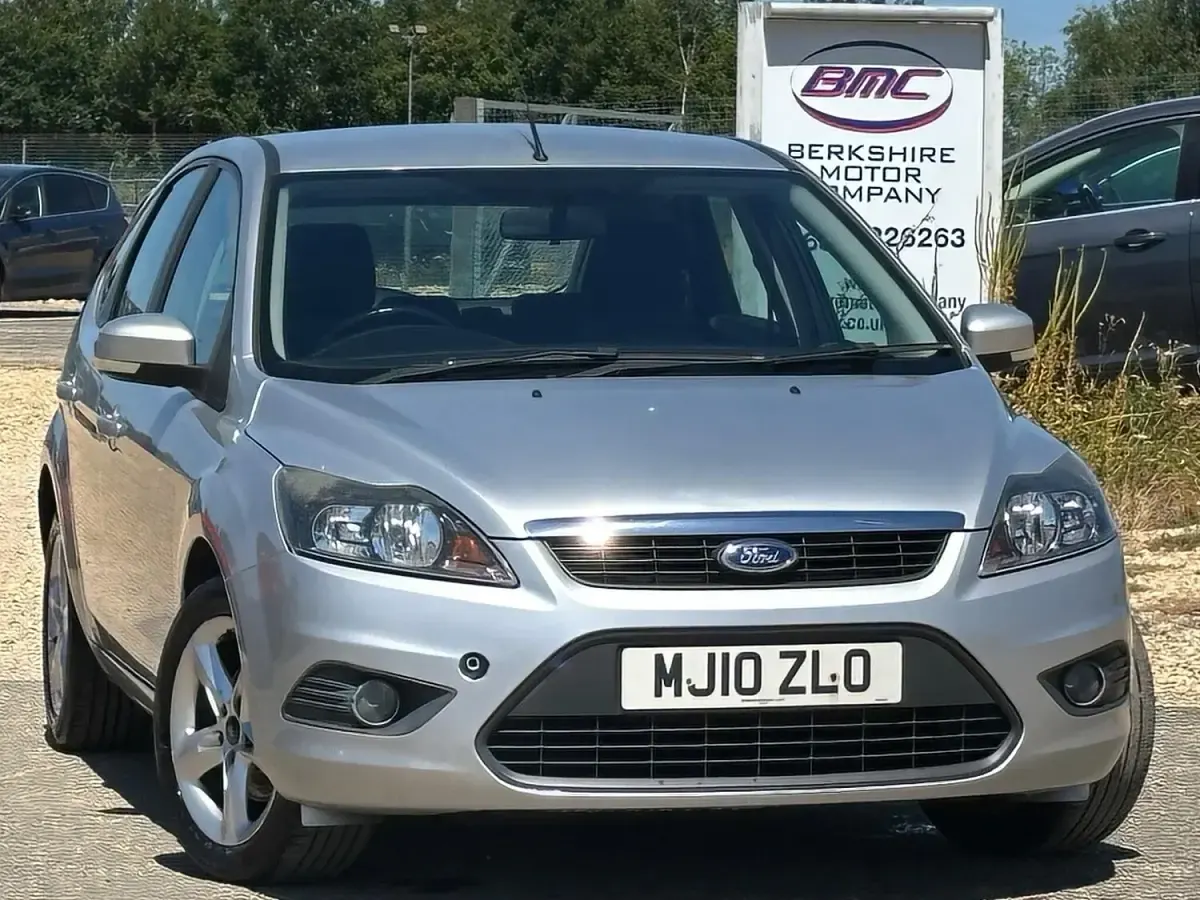 Used Ford Focus Zetec 99 HP (72 kW) 2010 Silver Hatchback