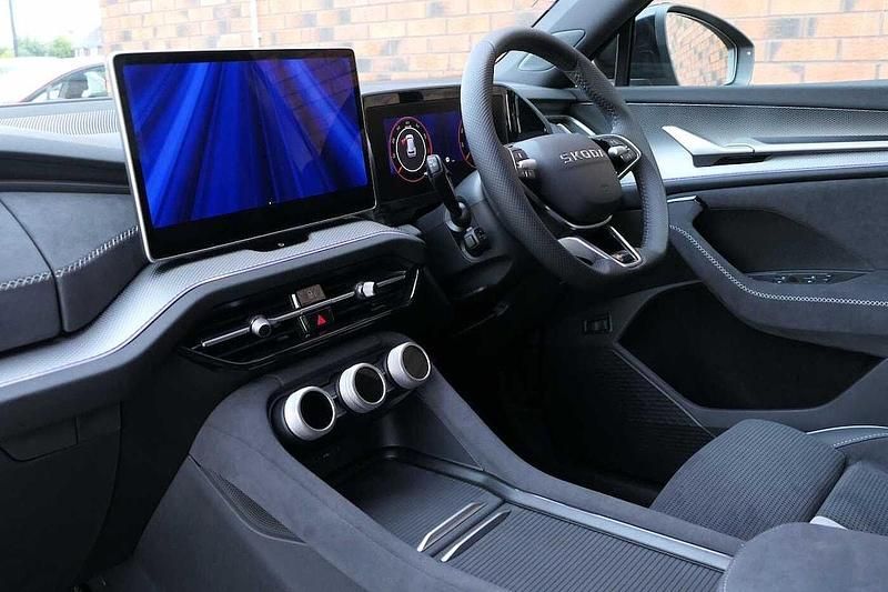 Used Skoda Kodiaq SportLine 150 HP (110 kW) 2025 Gold SUV