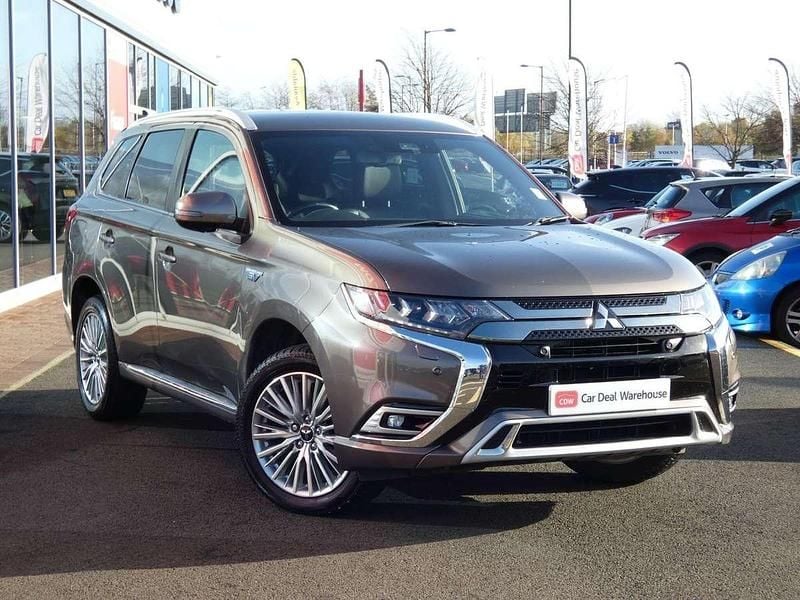 Brown Used 2019 Mitsubishi Outlander P-HEV SUV | £14,999 (Fair price) - Image 1/4