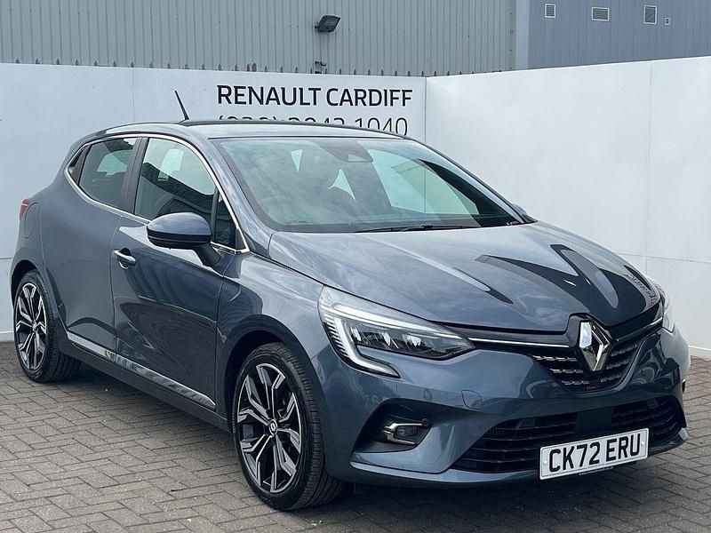 Metallic titanium grey Used 2022 Renault Clio V SE Hatchback | £14,132 (Fair price) - Image 1/1