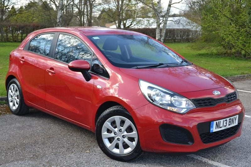 Used Kia Rio 85 HP (62 kW) 2013 Red Hatchback