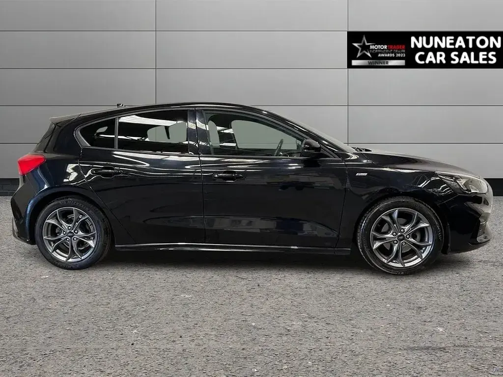 Used Ford Focus ST-Line 125 HP (91 kW) 2021 Black Hatchback