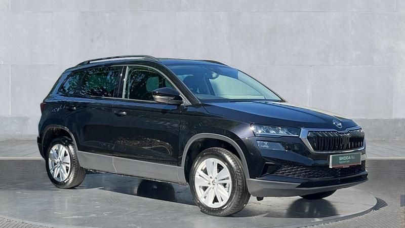 Black magic pearl effect Used 2025 Skoda Karoq SE Drive SUV | £21,350 (Fair price) - Image 1/4