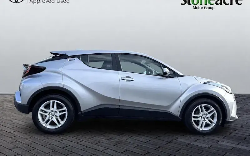Used Toyota C-HR 140 HP (102 kW) 2026 Silver SUV