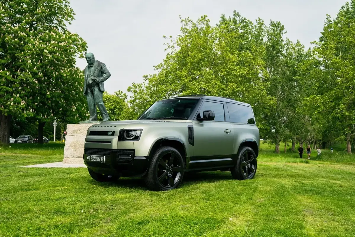 Used Land Rover Defender HSE Dynamic 2025 Green SUV