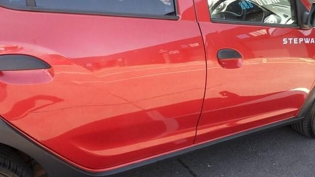 Used Dacia Sandero Lauréate 90 HP (66 kW) 2014 Hatchback