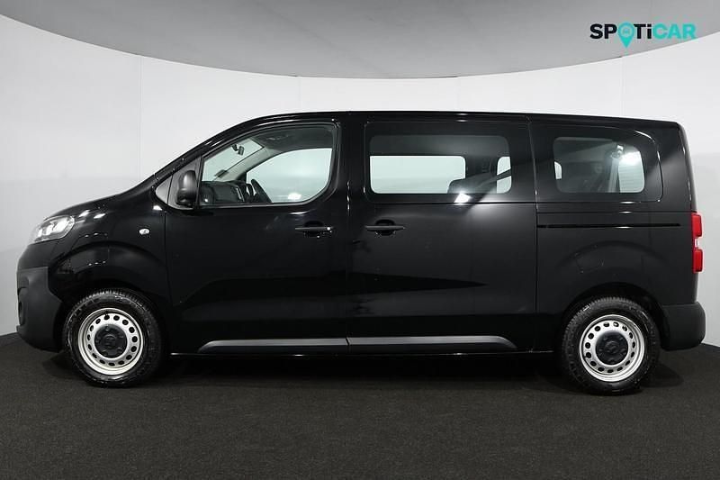 Second-hand Vauxhall Vivaro 100 kW (136 CP) 2024 Negru Monovolum