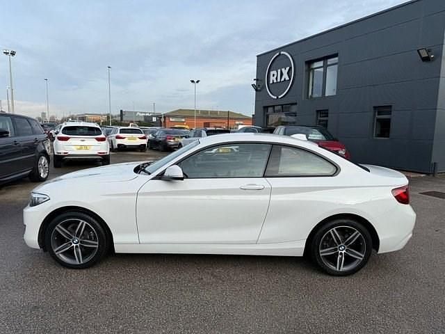 Used BMW 218 Sport Line 150 HP (110 kW) 2017 White Coupe