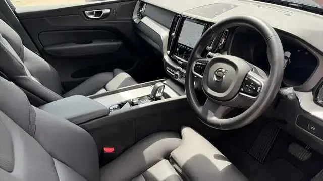 Used Volvo XC60 Plus 247 HP (181 kW) 2024 SUV