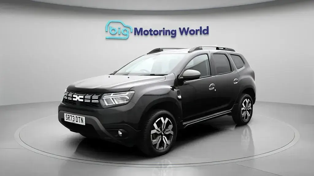 Käytetty Dacia Duster Journey 130 HP (95 kW) 2024 Musta Katumaasturi