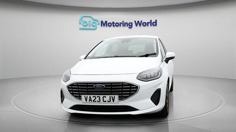 Used Ford Fiesta Titanium 125 HP (91 kW) 2023 White Hatchback