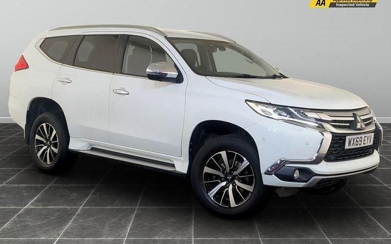 White Used 2018 Mitsubishi Shogun SUV | £17,895 (Fair price) - Image 1/2