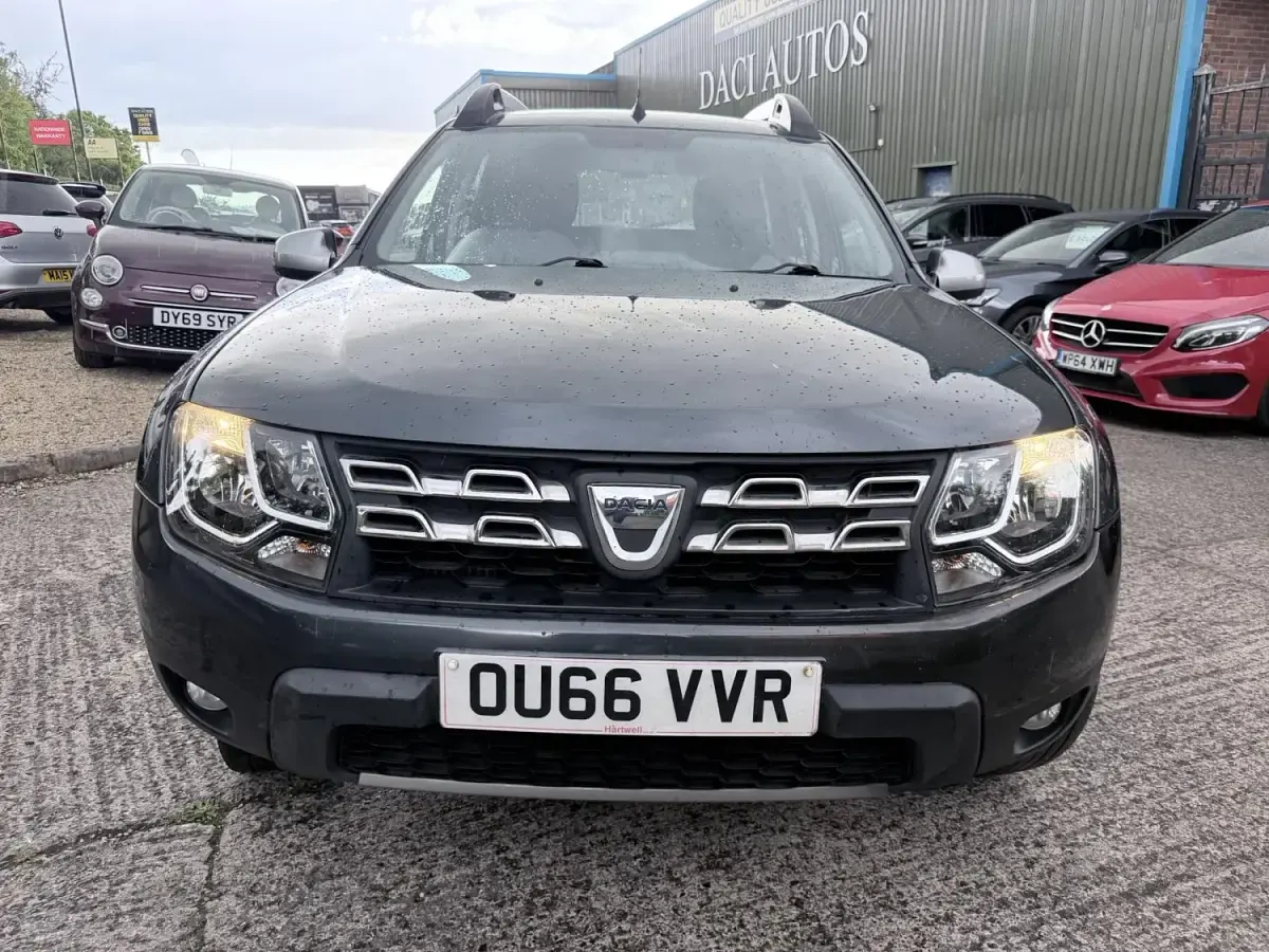 Begagnad Dacia Duster Prestige 110 HK (80 kW) 2016 Grå SUV