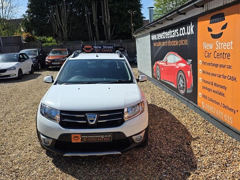 Używany Dacia Sandero Lauréate 2016 Biały Hatchback