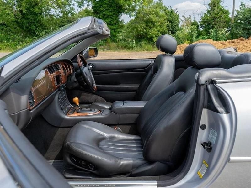 Used Jaguar XK8 290 HP (213 kW) 2001 Silver Cabriolet