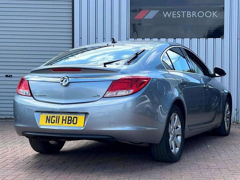 Second-hand Vauxhall Insignia SRi 2011 Argintiu Hatchback