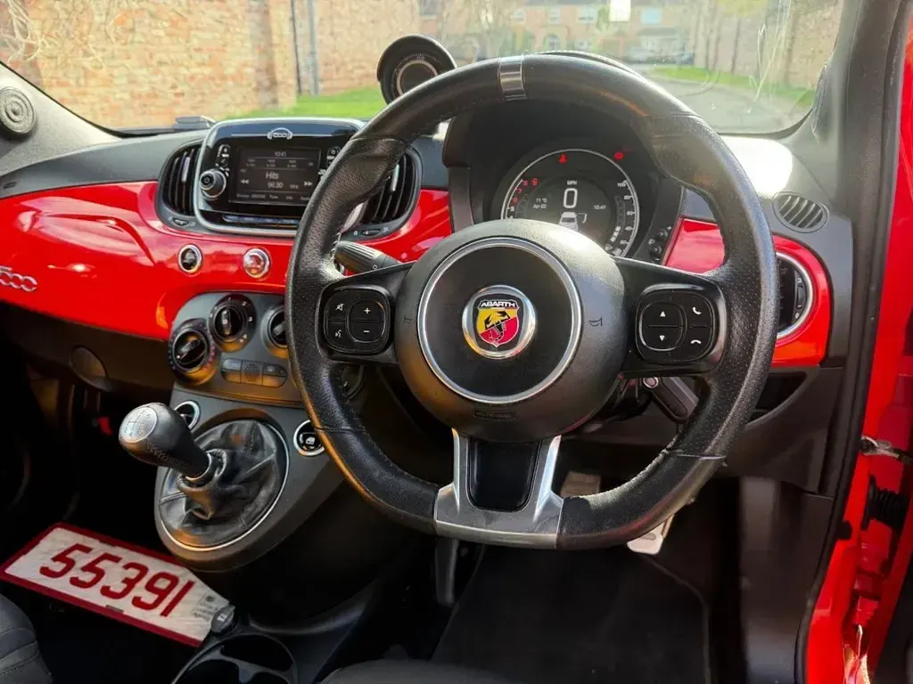 Begagnad Abarth 595 145 HK (106 kW) 2019 Röd Halvkombi