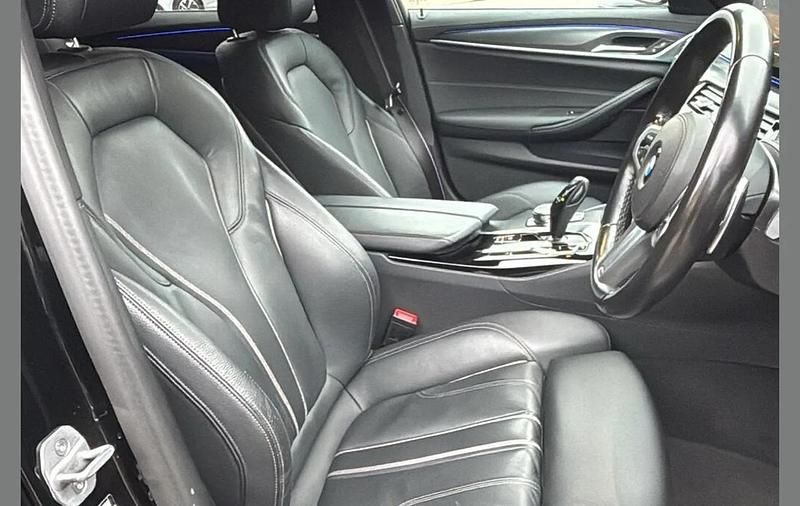 Usado BMW 520 M Sport 187 CV (137 kW) 2023 Negro Familiar