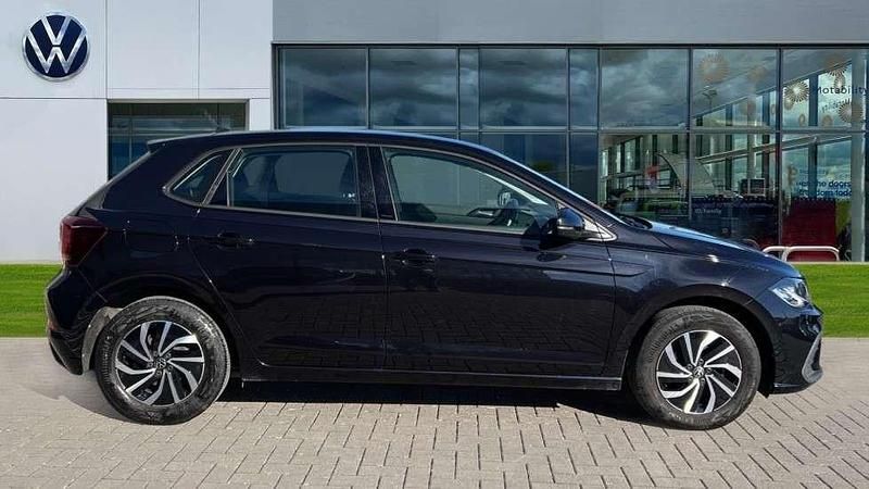 Used VW Polo Life 95 HP (69 kW) 2023 Deep black pearl Hatchback