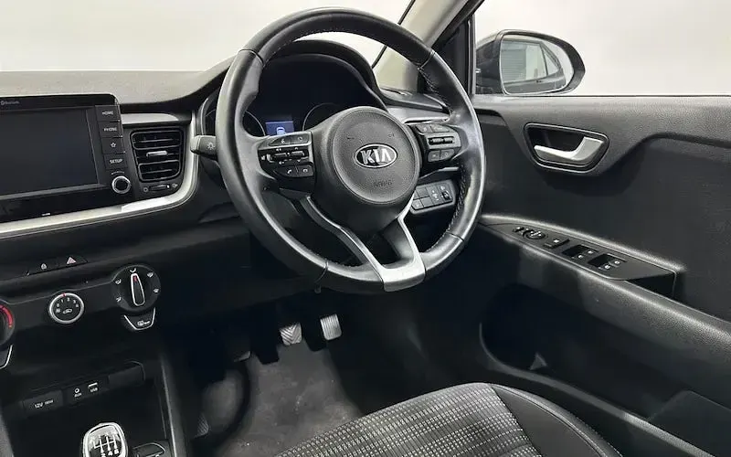 Used Kia Stonic 120 HP (88 kW) 2019 Black SUV