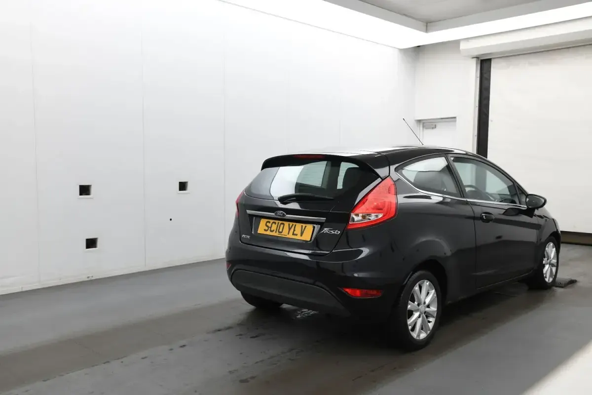 Used Ford Fiesta Zetec 82 HP (60 kW) 2010 Black Hatchback