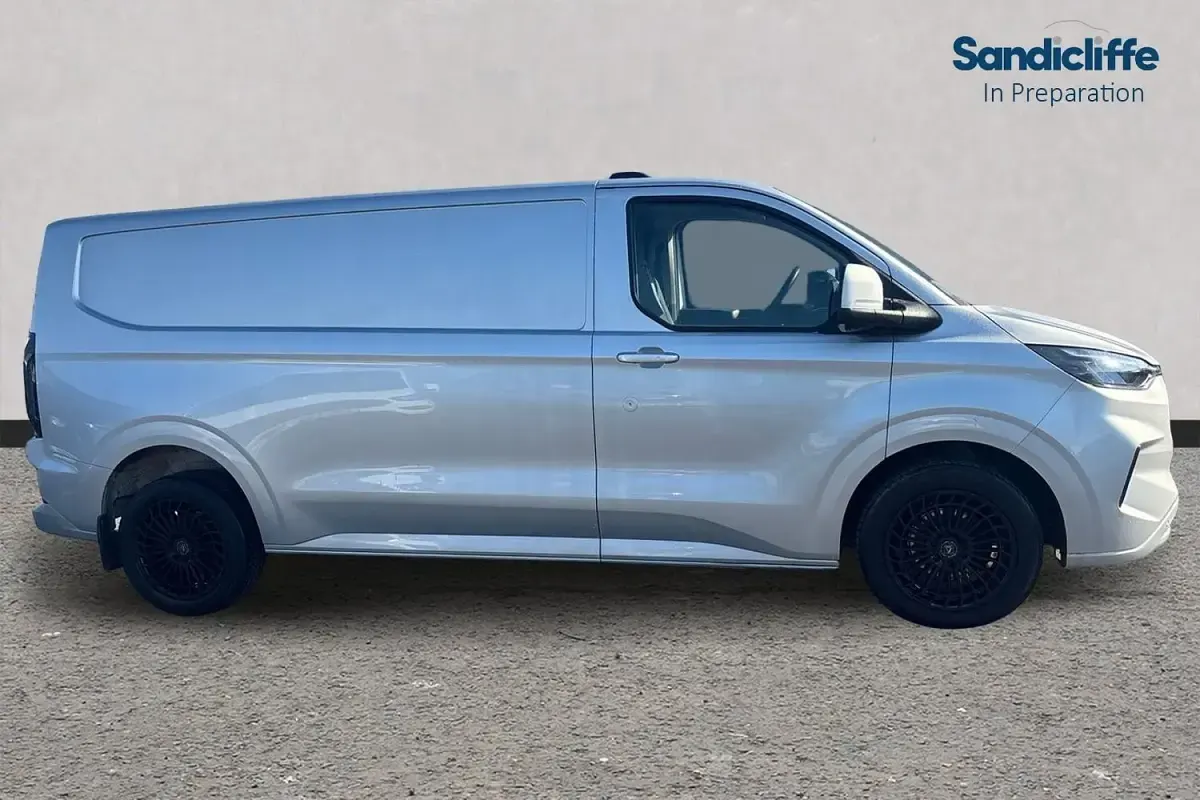 Używany Ford Transit Custom Limited 136 KM (100 kW) 2024 Srebrny Van