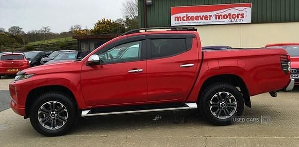 Used Mitsubishi L200 150 HP (110 kW) 2021 Red Pickup