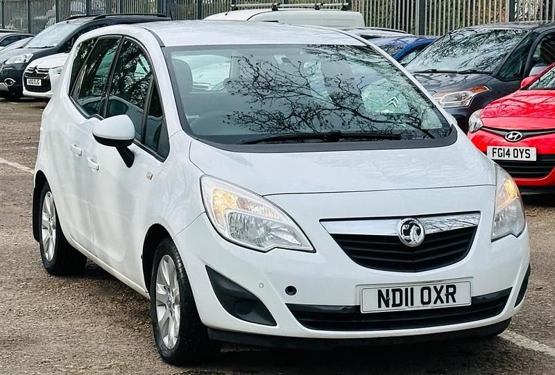 Used Vauxhall Meriva 130 HP (95 kW) 2011 White MPV