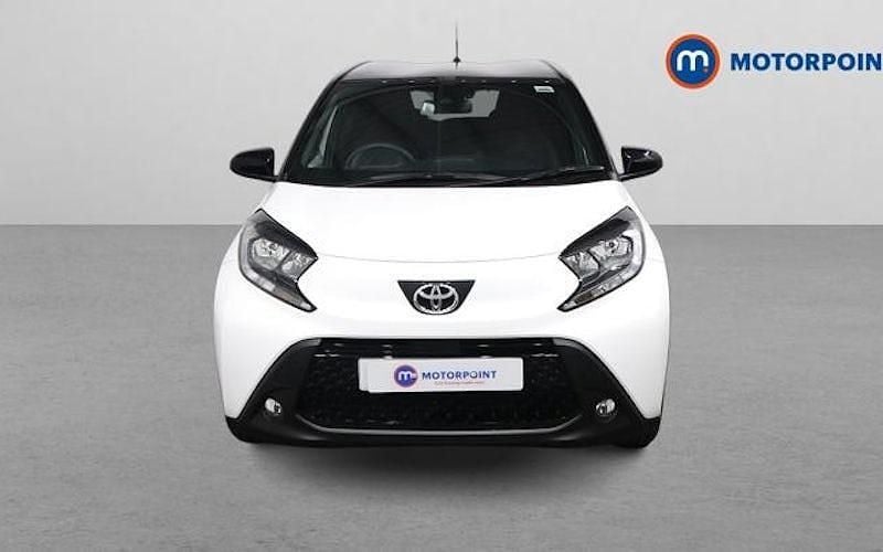 Used Toyota Aygo X 72 HP (52 kW) 2024 White SUV
