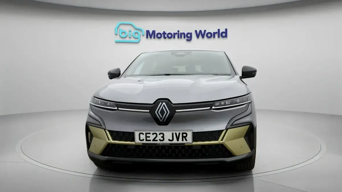 Used Renault Megane E-Tech Iconic 161 kW (220 HP) 2023 Grey/black Hatchback